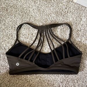 Lululemon Lighten Up Bra